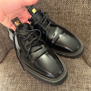 Authentic Stuart Weitzman Shoes, 9,5